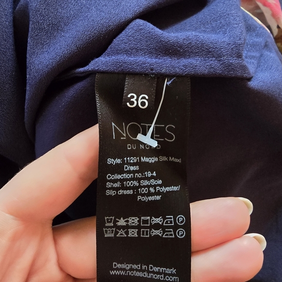 Floral silk dress - Picture 7 of 10